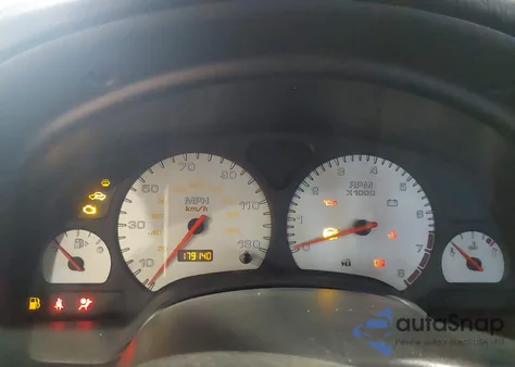 2004 Saturn L300 1 z USA, uszkodzony, nr VIN 1G8JC54F34Y515972